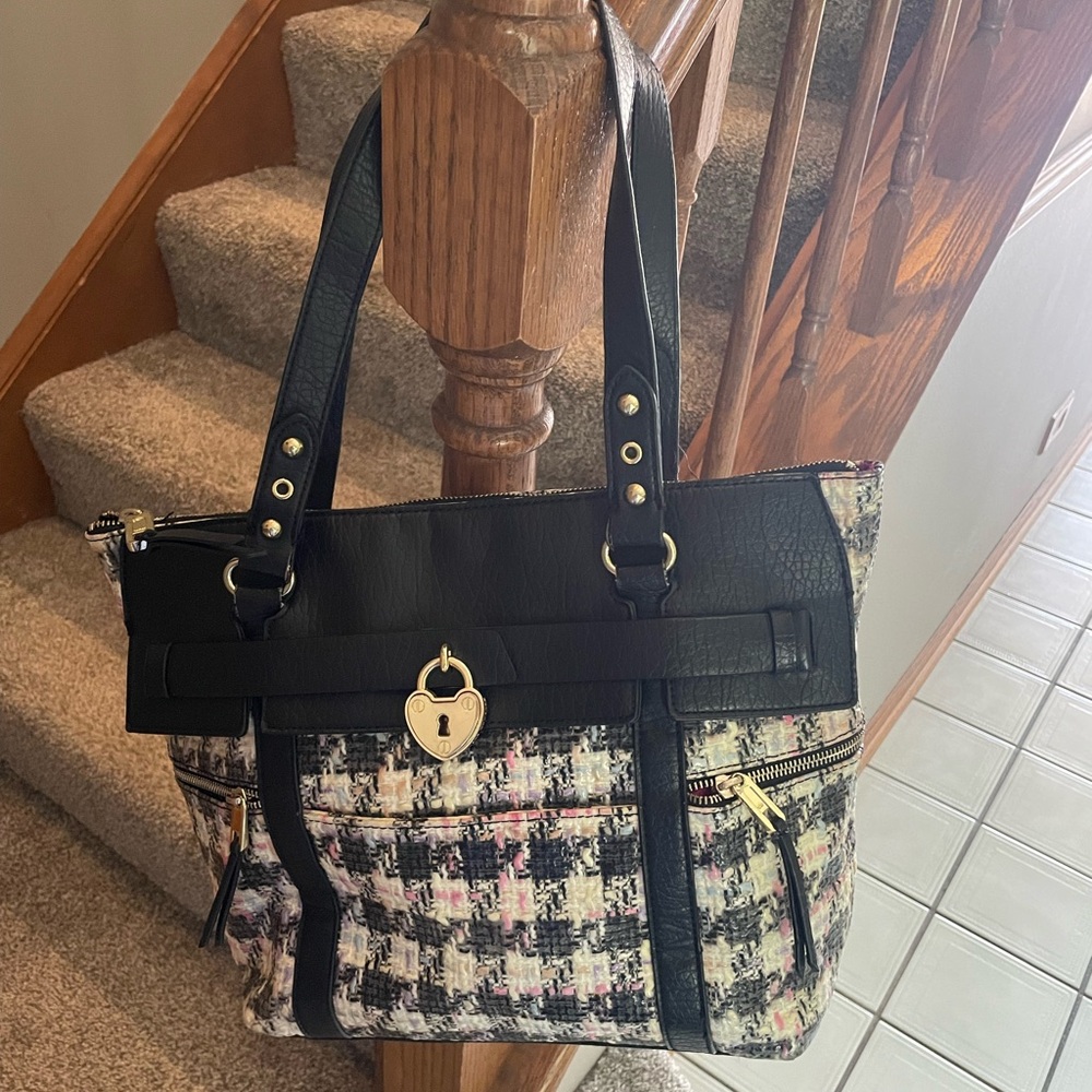 Juicy Y2K black and White Shoulder Bag with Classic Tweed Design